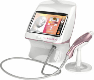 Comfort Dual rádiófrekvenciás arcfiatalító kezelés Losonczi Évánál, Frakcionális és thermal RF kezelőfej használatával.